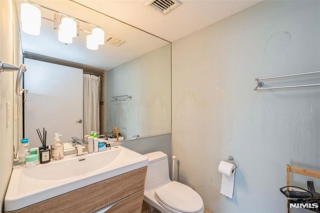 700 1st 15RS, Hoboken, NJ 07030