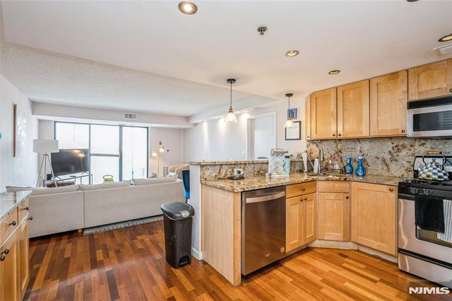 700 1st 15RS, Hoboken, NJ 07030
