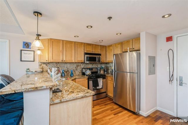 700 1st 15RS, Hoboken, NJ 07030