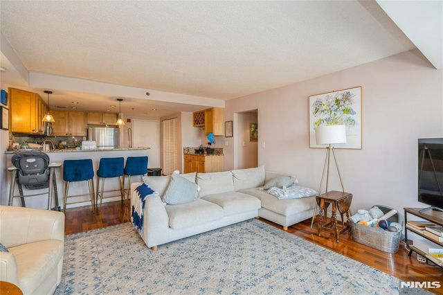 700 1st 15RS, Hoboken, NJ 07030