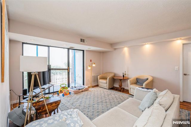 700 1st 15RS, Hoboken, NJ 07030