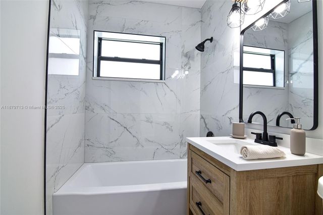 413 SW 22nd Ter, Fort Lauderdale, FL 33312