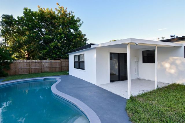 413 SW 22nd Ter, Fort Lauderdale, FL 33312