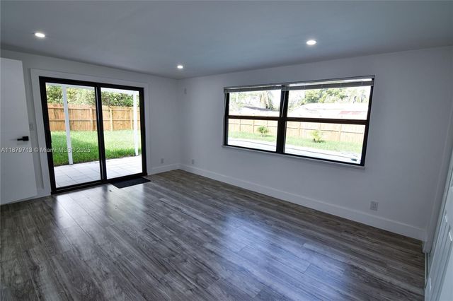 413 SW 22nd Ter, Fort Lauderdale, FL 33312