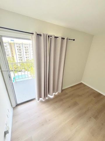 4550 NW 9th St 803E, Miami, FL 33126