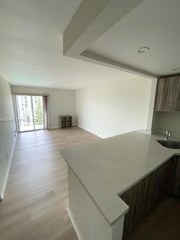 4550 NW 9th St 803E, Miami, FL 33126