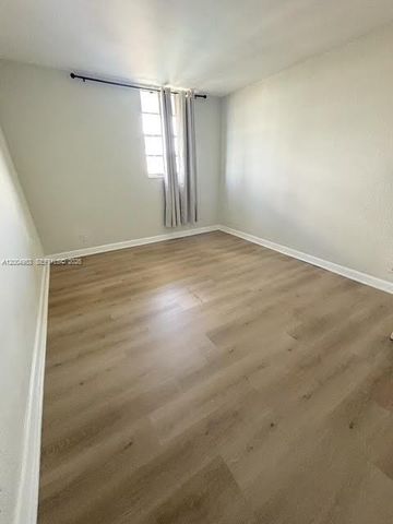 4550 NW 9th St 803E, Miami, FL 33126