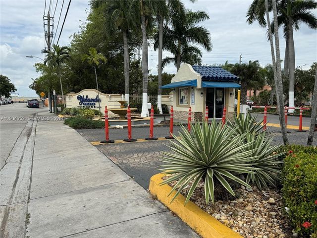 4550 NW 9th St 803E, Miami, FL 33126