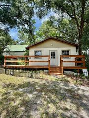 609 N GARFIELD AVENUE B, Deland, FL 32724