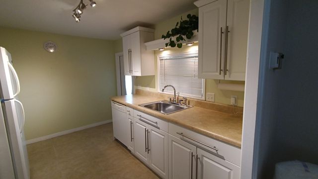 8128 South St, Boca Raton, FL 33433