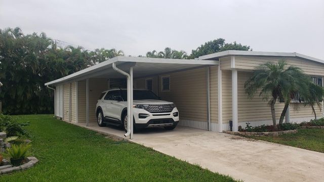 8128 South St, Boca Raton, FL 33433