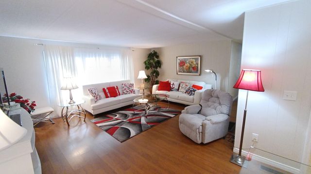 8128 South St, Boca Raton, FL 33433