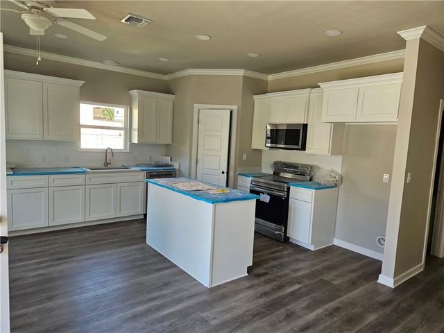 4446 Carlton St, Corpus Christi, TX 78415