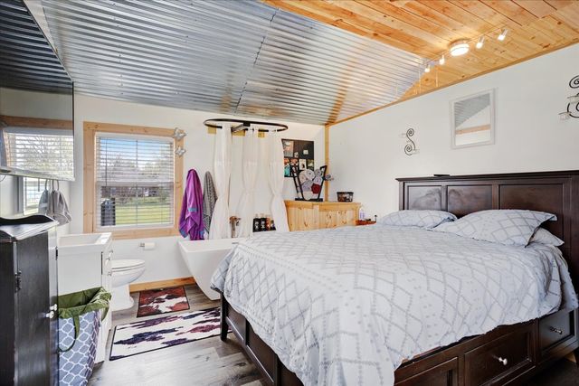 106 Red Bud Street, Ravenna, TX 75476