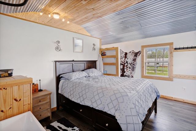 106 Red Bud Street, Ravenna, TX 75476