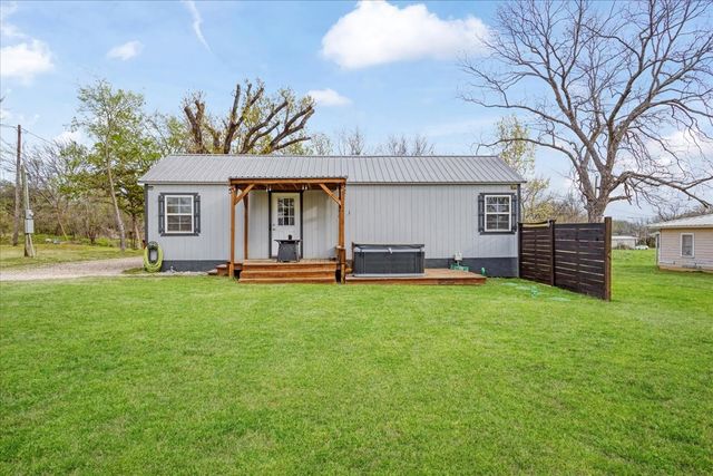 106 Red Bud Street, Ravenna, TX 75476