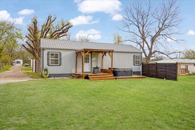 106 Red Bud Street, Ravenna, TX 75476