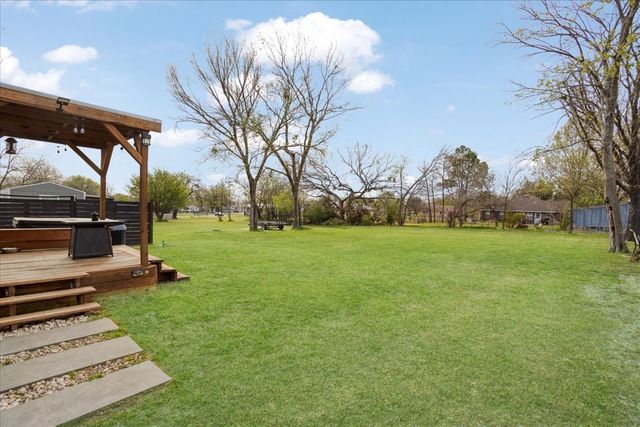 106 Red Bud Street, Ravenna, TX 75476