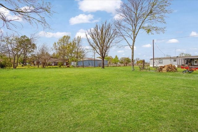 106 Red Bud Street, Ravenna, TX 75476