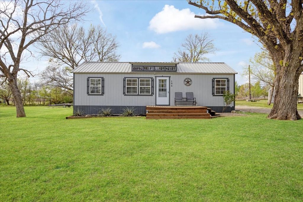 106 Red Bud Street, Ravenna, TX 75476