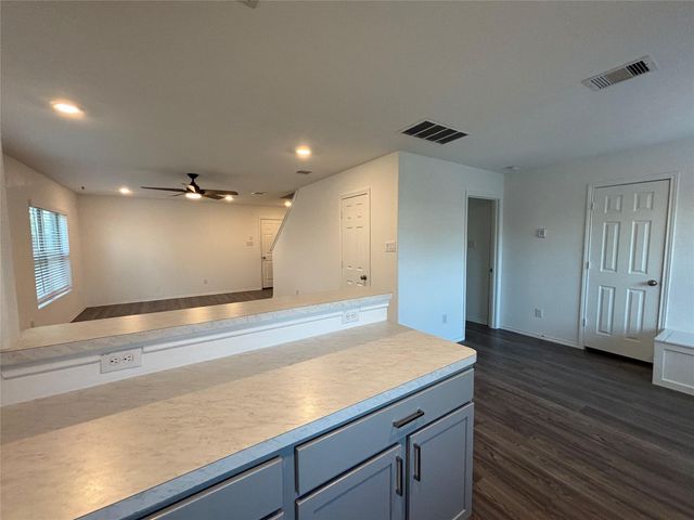 121 Cullen Street Street, Angleton, TX 77515