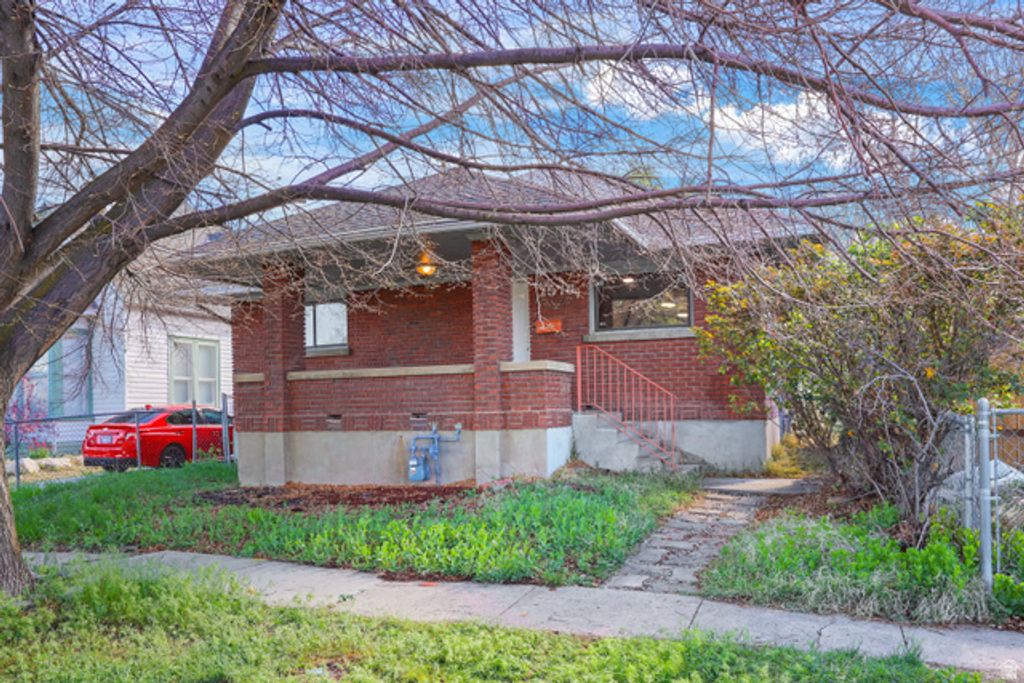 2576 GRAMERCY AVE, Ogden, UT 84401
