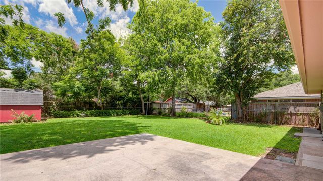 11206 Cliffwood Drive, Houston, TX 77035