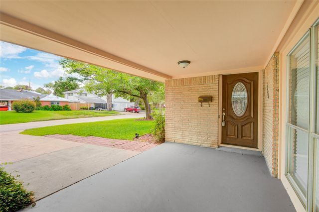 11206 Cliffwood Drive, Houston, TX 77035