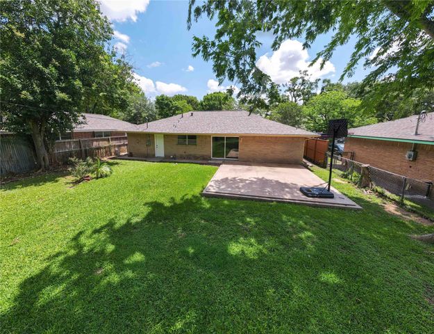 11206 Cliffwood Drive, Houston, TX 77035