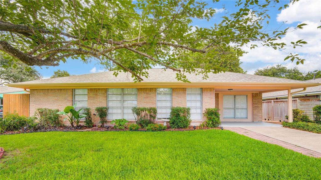 11206 Cliffwood Drive, Houston, TX 77035