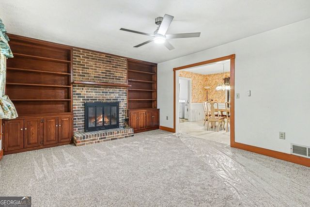3642 Rainbow Circle SW, Snellville, GA 30039