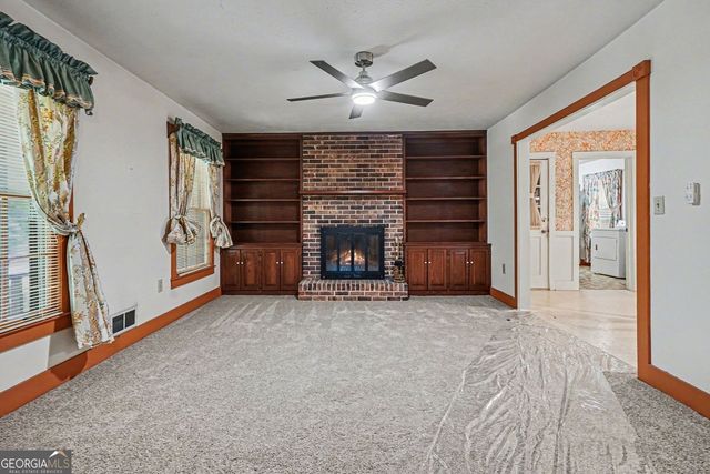 3642 Rainbow Circle SW, Snellville, GA 30039
