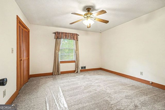 3642 Rainbow Circle SW, Snellville, GA 30039