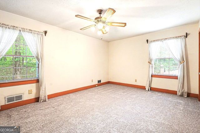 3642 Rainbow Circle SW, Snellville, GA 30039