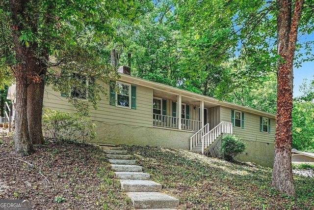 3642 Rainbow Circle SW, Snellville, GA 30039