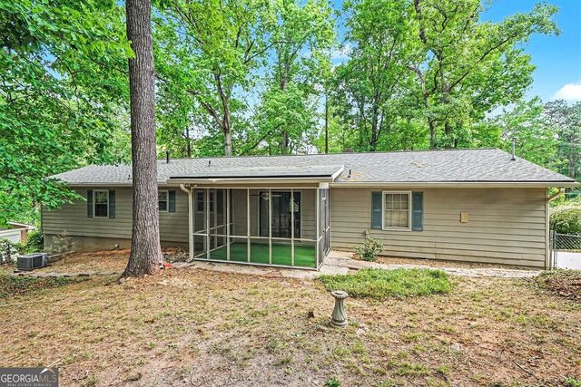 3642 Rainbow Circle SW, Snellville, GA 30039