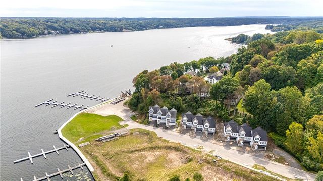 408 Newport Road, Irondequoit, NY 14622