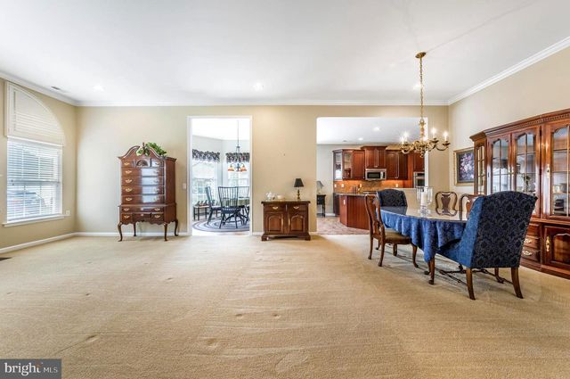 282 WILLOW DR, Newtown, PA 18940