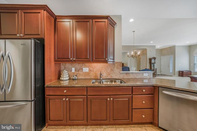 282 WILLOW DR, Newtown, PA 18940