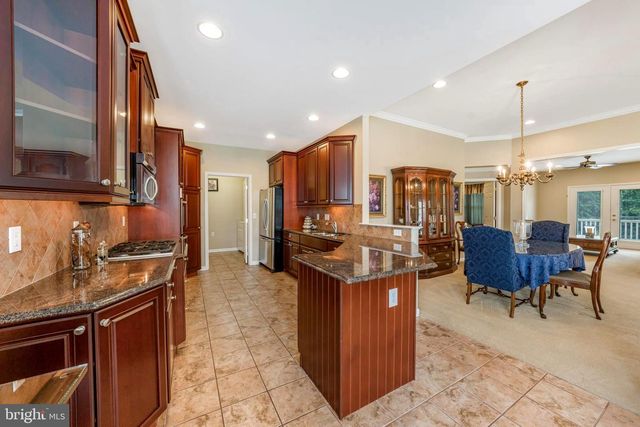 282 WILLOW DR, Newtown, PA 18940