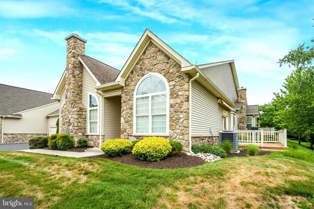 282 WILLOW DR, Newtown, PA 18940