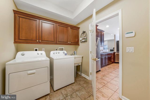 282 WILLOW DR, Newtown, PA 18940