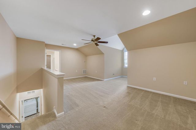 282 WILLOW DR, Newtown, PA 18940