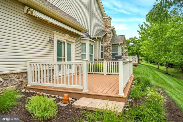 282 WILLOW DR, Newtown, PA 18940