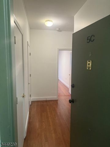 19 Pomona Ave 5C, Newark City, NJ 07112