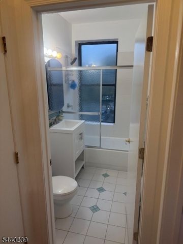 19 Pomona Ave 5C, Newark City, NJ 07112