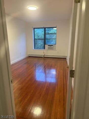 19 Pomona Ave 5C, Newark City, NJ 07112