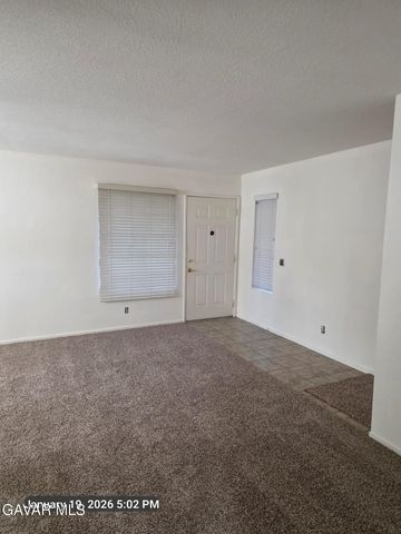 38550 E 22nd Street 16, Palmdale, CA 93550