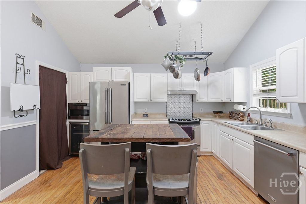 Image 14 of property listing at 112 Midland Drive, Guyton, GA 31312