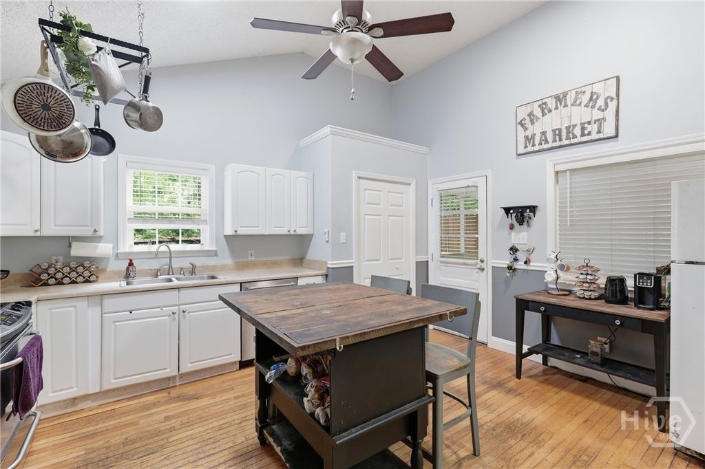 Image 16 of property listing at 112 Midland Drive, Guyton, GA 31312